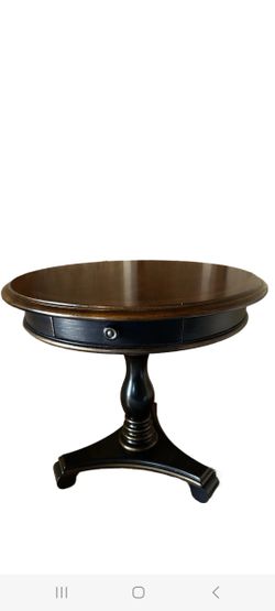 Accent table