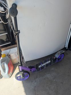 Kick scooter for kids and teens purple
