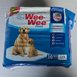 Four Paws Wee-Wee Superior Performance Unscented Pee Pads for Dogs & Puppies