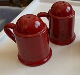 Ceramic salt and pepper shakers Ceramic salt and pepper shakers