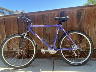 Trek 8000 aluminum New tire , new tube, new Seat, new brake pads ,new 3 speed shifter come to test drive $350 O.B.O