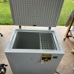 Igloo 5.1cu Feet Freezer