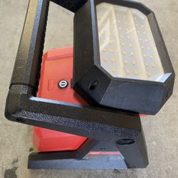 Milwaukee Portable Light 