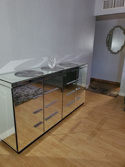 Entertainment center