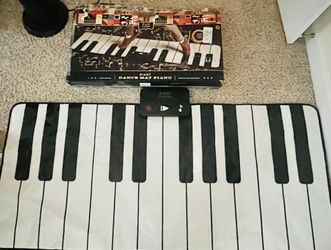 Fao Schwarz Giant  Dance-On Piano Mat