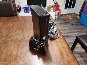 Xbox 360 Black Elite console bundle