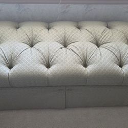 Beautiful Thomasville Ottoman & Storage - Like New