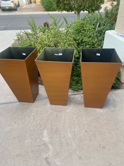 Set of 3 Tall Planters with Drainage Hole, Outdoor Flower Pots