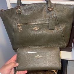 Coach Purse And Wallet Set 