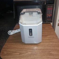 ICE MACHINE PORTABLE 