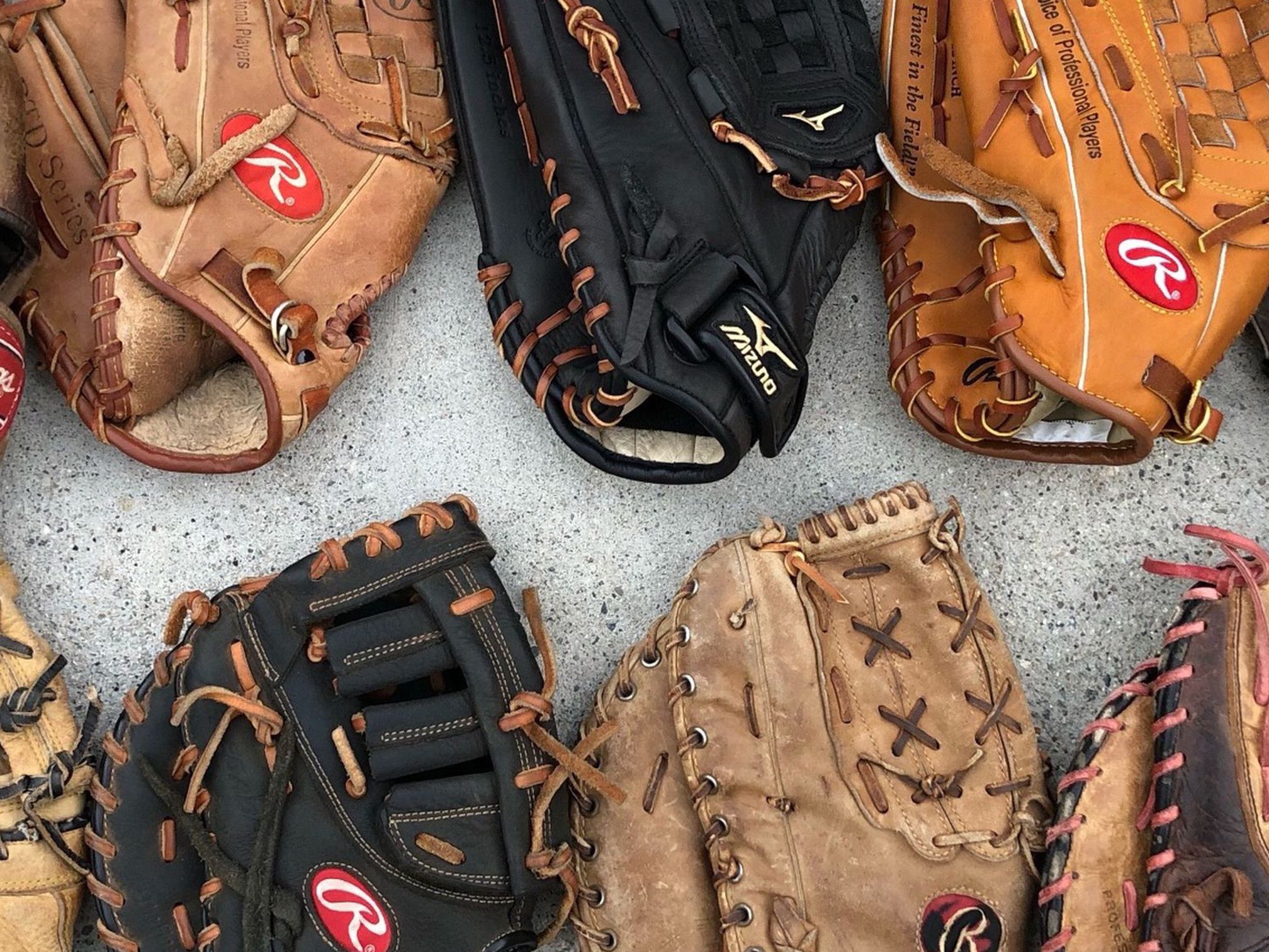 Lefty Baseball Gloves $35 Each Equipment Bats Rawlings Mizuno