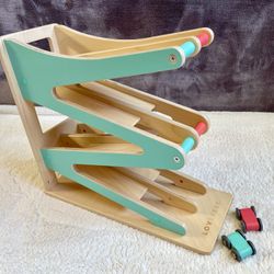 Lovevery Race & Chase Car Ramp - Like New