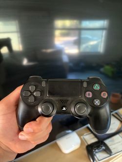 PS4 controller