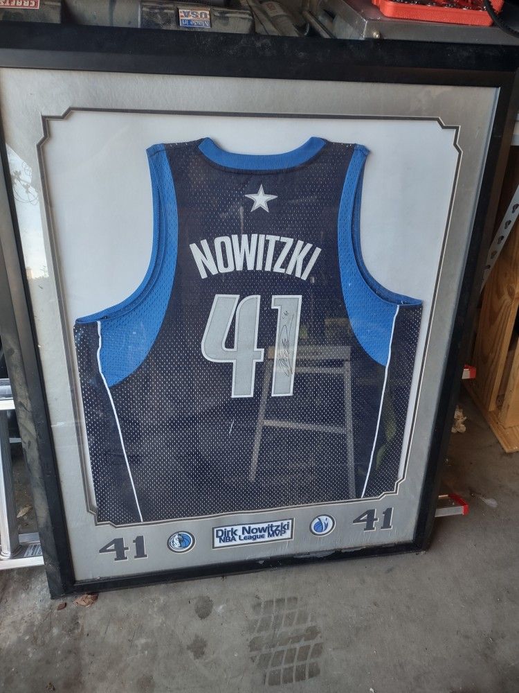 Dirk Nowitzski Autographed Game Worn Jersey