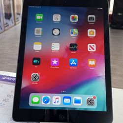Great Condition Apple IPad Air Unlocked, 9.7 inch screen, Comes With Charging Cable