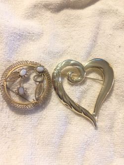 Ladies brooch