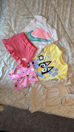 Toddler girl 2pc set size 4T / conjunto de 2 piezas para niña talla 4