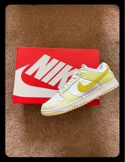 Nike Dunk Low Yellow Strike Mens sz 9