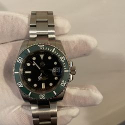 40mm Green And Black Stainless Steel Dive Style Quartz Watch 