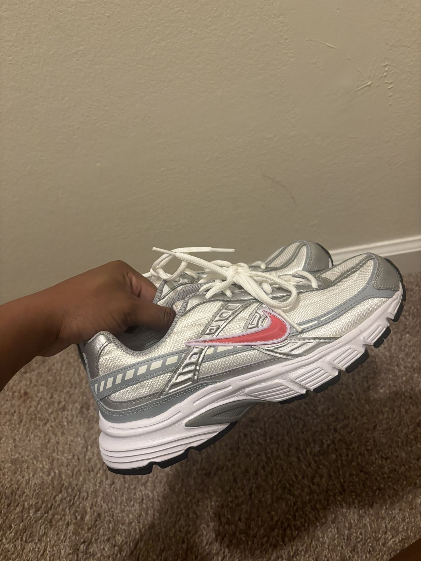 Size 8 Women’s nikes