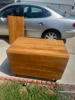 Diningroom table