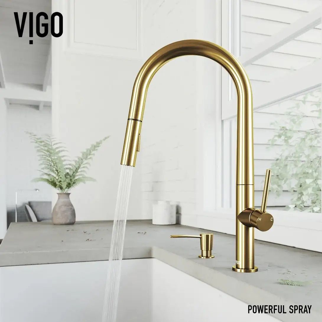 New Luxury VIGO Pull-Down Spray Kitchen Faucet and Soap Dispenser In Stainless Steel Brushed Gold