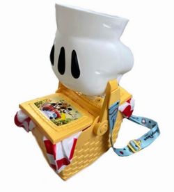 DISNEYLAND TOON TOWN PICNIC BASKET WITH MICKEY GLOVE HANDLE ~NEW Popcorn bucket