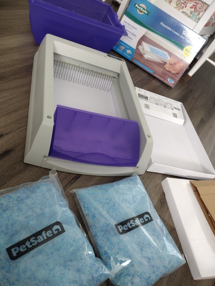 Ultra Pro XL PetSafe Scoop Free Whisper Electric Cat Box Like New.