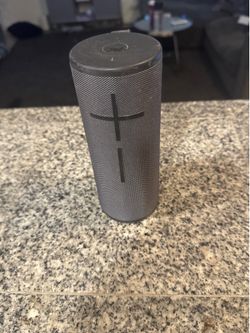 UE boom speaker barely used