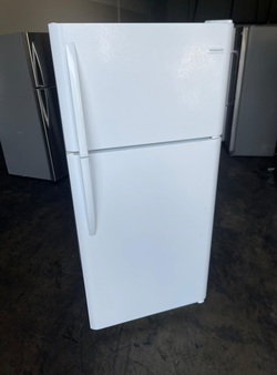 Frigidaire Top Freezer Fridge – White, Clean, 19 cu ft