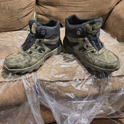 Botas Para Trabajo Están Nuevas No Me Quedaron Color Verde Son Size 10