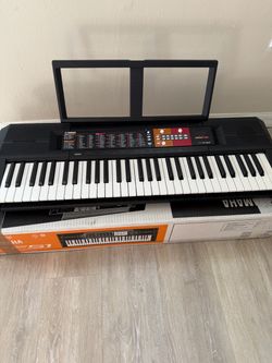 Yamaha PSR-E213 61-Key Portable Electronic Keyboard