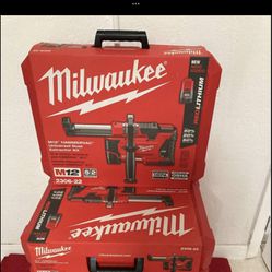Milwaukee. M12 Lithium Ion HammerVac Universal Dust Extractor Kit. 2306-22.