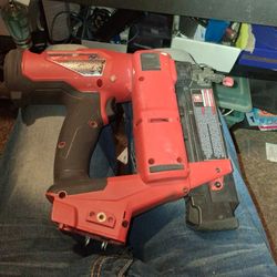 Milwaukee 18 GA Brad Nailer