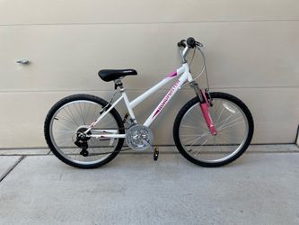 Bicycle Roadmaster Granite Peak Mid-size 24” wheels Mountain Bike