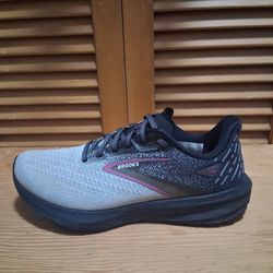 Brooks Launch 10 Women's Running Shoe * Size: 8.5 Wide (D)