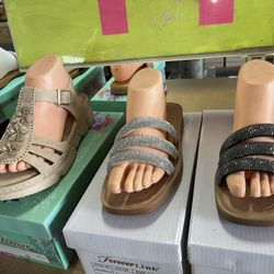 Beautiful Woman Shoes $10