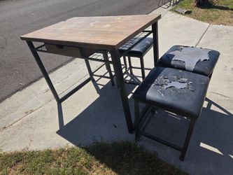Table & Stools FREE!!