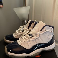Jordan 11 Mid Night Navy 