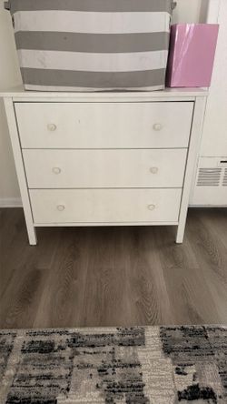 Dresser for sale please make me offer