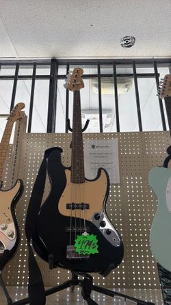 SQUIRE guitar