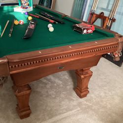 Deluxe Billiard Table