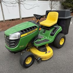 John Deere E120 128 Hour Run Time With Bagging, Excellent