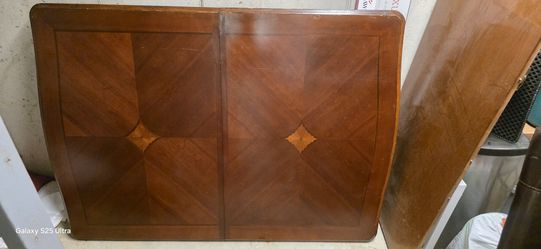 Vintage Cherry Dinning table w/4 new chairs no leaf.