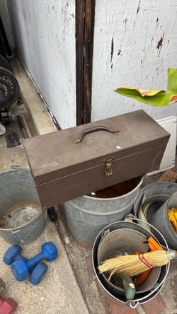 KENNEDY TOOL BOX W /TRAY