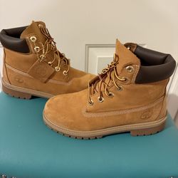 Youth Timberland Boots Size 6