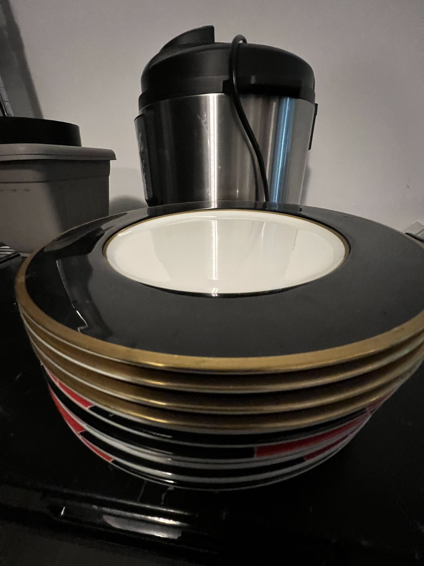 Four beautiful ceramic dinner plates from Mikasa