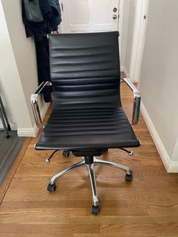 Desk chair