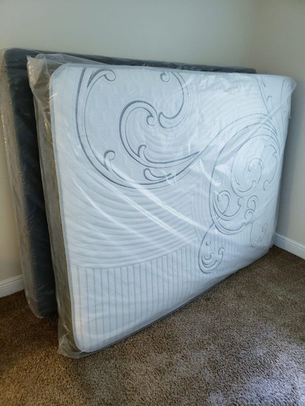 NEW QUEEN MATTRESS. Bed frame is not available. Take it home the same day  Home & Garden