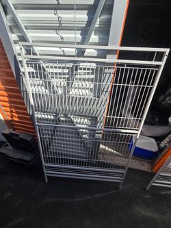 Large parrot cage